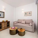 Aerenia Luxury Aparthotel 4*