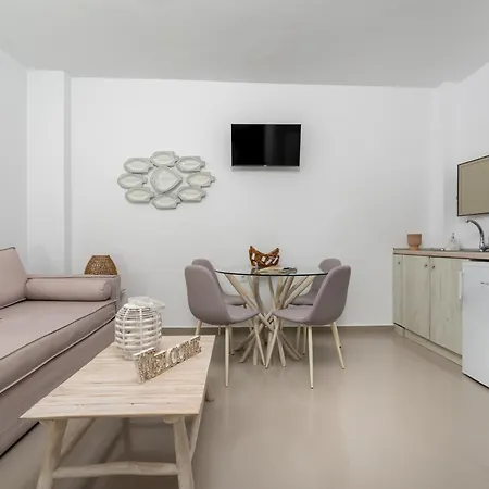 Aerenia Luxury شقة فندقية كارتيرادوس