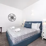 Aerenia Luxury Apartmanhotel Karterádosz