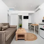Aerenia Luxury Apartmanhotel Karterádosz